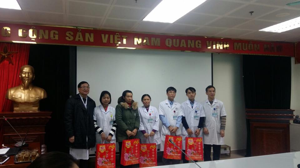 79king12 Bệnh viện đa khoa tỉnh Bắc Ninh tổ chức gặp mặt và tặng quà các gia đình có hoàn cảnh khó khăn nhân dịp Tết nguyên đán năm 2018 79king12 Bệnh viện đa khoa tỉnh Bắc Ninh tổ chức gặp mặt và tặng quà các gia đình có hoàn cảnh khó khăn nhân dịp Tết nguyên đán năm 2018